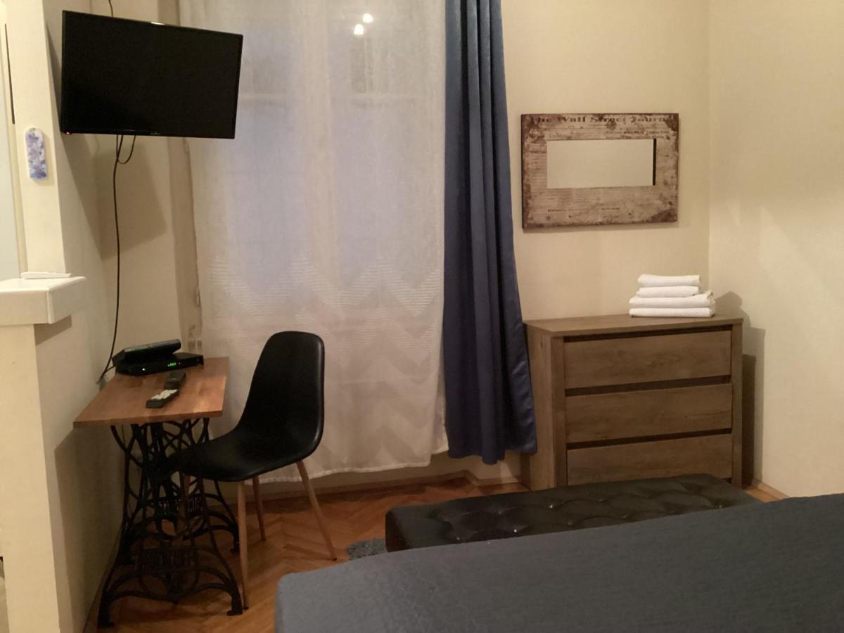 Rustic Apartman Boedapest Buitenkant foto